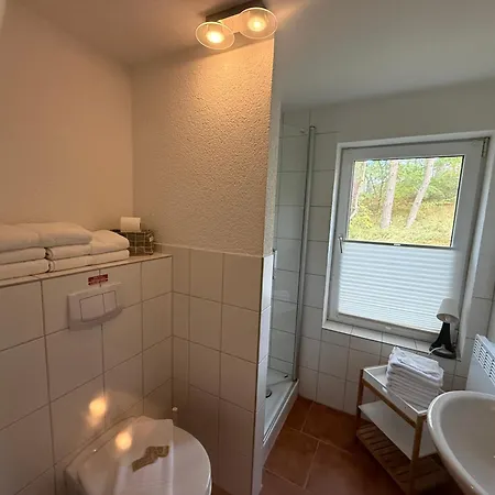 Inselglueck Unter Reet 100 M Zum - Haus 3 Karlshagen